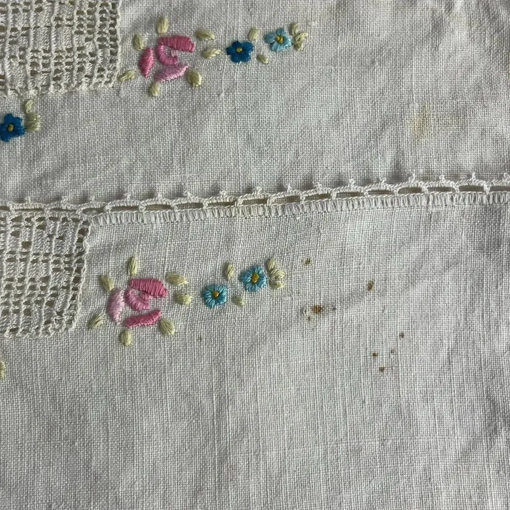 Vintage Ivory Napkins Set of 8 Embroidered Flowers Crochet Two sizes